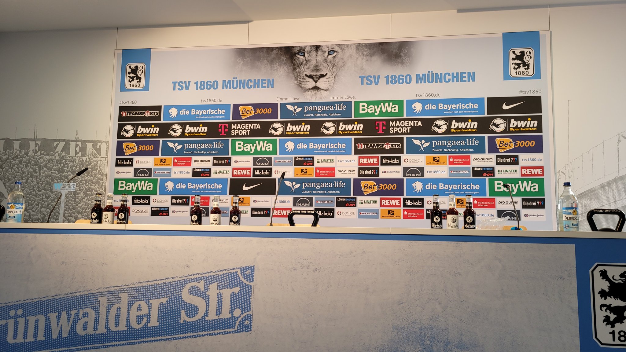 TSV 1860 München auf X „Gleich beginnt die PK mit Michael #Köllner vor dem Heimspiel gegen denvfboldenburg