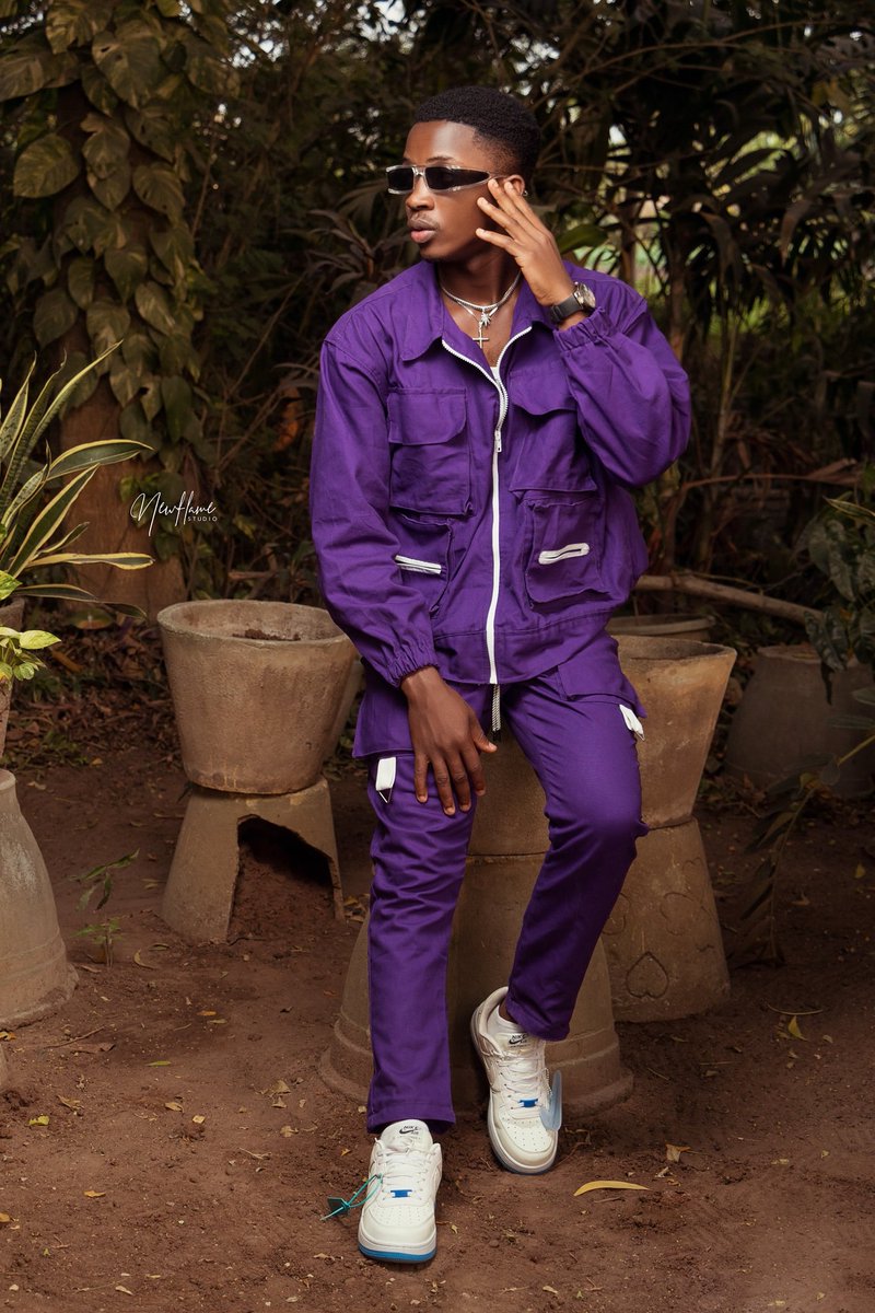 Newflamestudio1's tweet photo. It's a beautiful day 🤗💙
RT 🤗
#newflamestudio #Ashawo #fireboydml #Fireboy #olamide Rema #AlexJones #photography Bella Apple Music https://t.co/FnQYj1EEBo