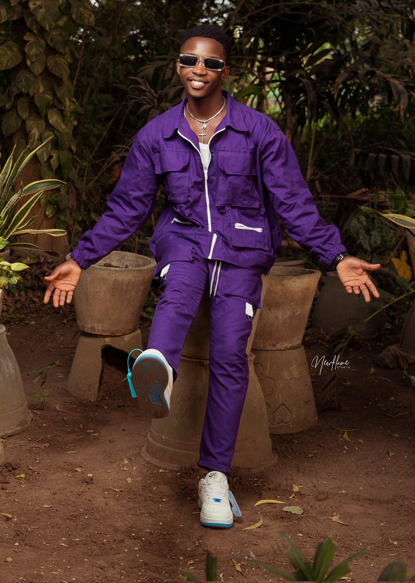 Newflamestudio1's tweet photo. It's a beautiful day 🤗💙
RT 🤗
#newflamestudio #Ashawo #fireboydml #Fireboy #olamide Rema #AlexJones #photography Bella Apple Music https://t.co/FnQYj1EEBo