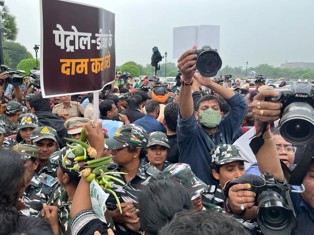 Rahul Gandhi tweet media
