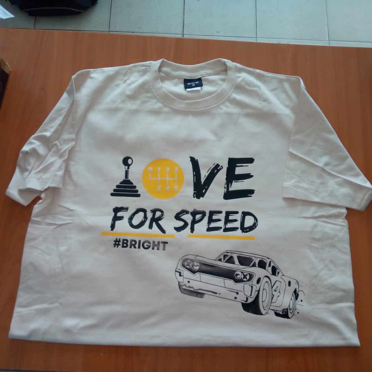 Pick_Up_Trucks's tweet photo. Todays Market Day is Featuring @Newrich_Media that makes these Cool Tees and other branded apparel.. 

Get one with a story of your car or one you wish to own👌🏾

The first Frame deserves a toast😂🍻🍻 Enjoy the weekend 🤝🏾 https://t.co/QKZmBRoa7f