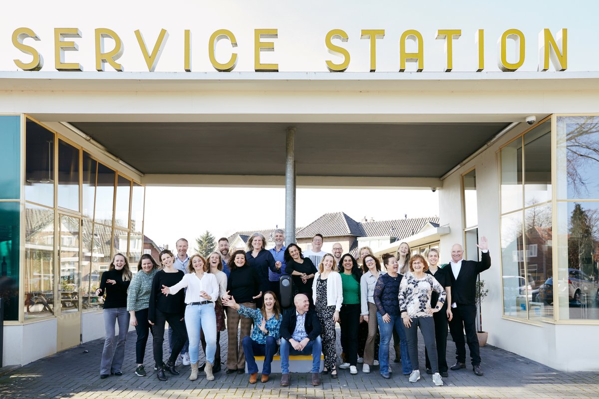Nieuwsgierig naar de ontwikkelingen in de markt? En hoe je samen met mensen, merken en organisaties echt waarde kan toevoegen en impact kan maken? Krijg je energie van het verbinden van mensen en ontwikkelingen? Dan ben jij misschien wel onze 27e collega! bit.ly/3vD7JcP