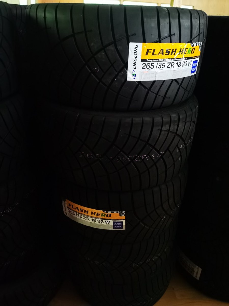 leao_tire's tweet photo. 本日、#リンロンタイヤ #ラインアップの #flashhero と#greenmax が入荷しました。1）Flash hero 225/40/18 ( #FDJ #レギュレーション)
ドリフトレース及び練習用のハイーパフォーマンスタイヤ
2）Flash hero 265/35/18 (FDJ レギュレーション)
#ドリフト #レース 及び練習用の #ハイーパフォーマンス https://t.co/ANDK0ASG3S