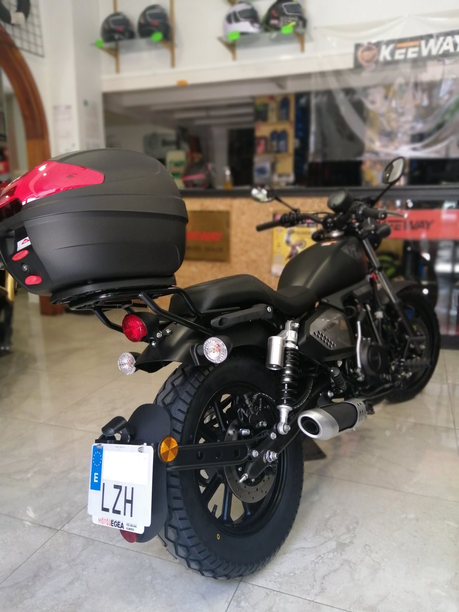 MotosEgea's tweet photo. Entregamos otra fantástica #Keeway K-Light 125. Su diseño neo-custom, sus prestaciones y su máxima fiabilidad la convierten en una de las opciones más atractivas dentro de su segmento.
¡¡Mil gracias a su nuevo dueño!! 👍👍
#almeria #custom125 #klight125 #moto125 #movilidadurbana https://t.co/eoYurDATao