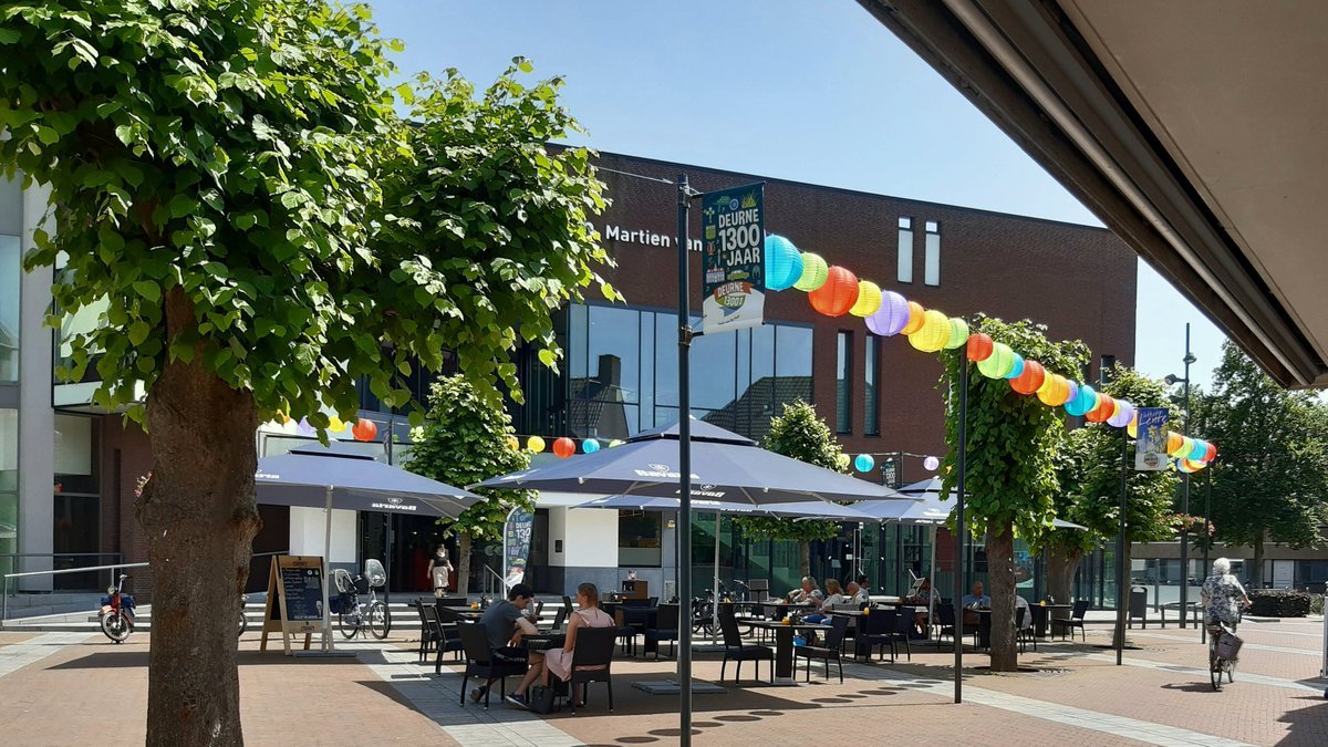Friday Night Live; genieten van een gezellige avond op het terras. Met een drankje in de hand en live muziek op de achtergrond <a href="/CultuurDeurne/">CC Deurne</a> Vrijdagavond 5 augustus met muziek van Daan Wolfs. landvandepeel.nl/nl/de-regio/de…