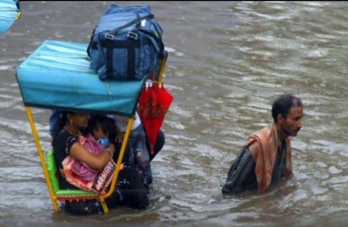 घर जाकर जब बच्चों को खाना खिलाया होगा,
उनको क्या पता पापा ने किस हाल में कमाया होगा..!! 🖤