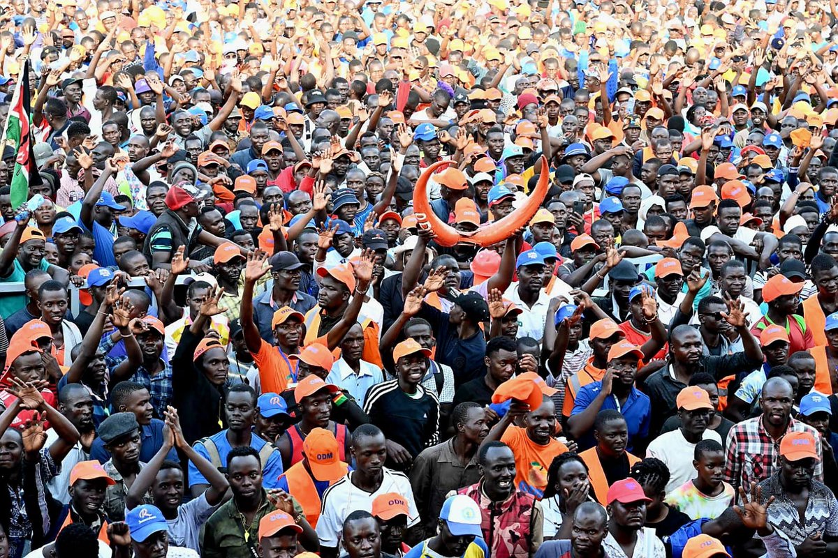 SOwidhi's tweet photo. Yesterday in Kisumu Dala. Mamboleo ground. 
Baba the 5th was accompanied by mama Idah Odinga, First Lady Martha, waziri wa kilimo Peter Munya, MP embakasi east Babu Owino, Francis Atwoli, Mr. Kalonzo Stevo among other leaders. 

Asanteni sana kisumu residents. 

#100% turnout https://t.co/1ps7uj1PTa