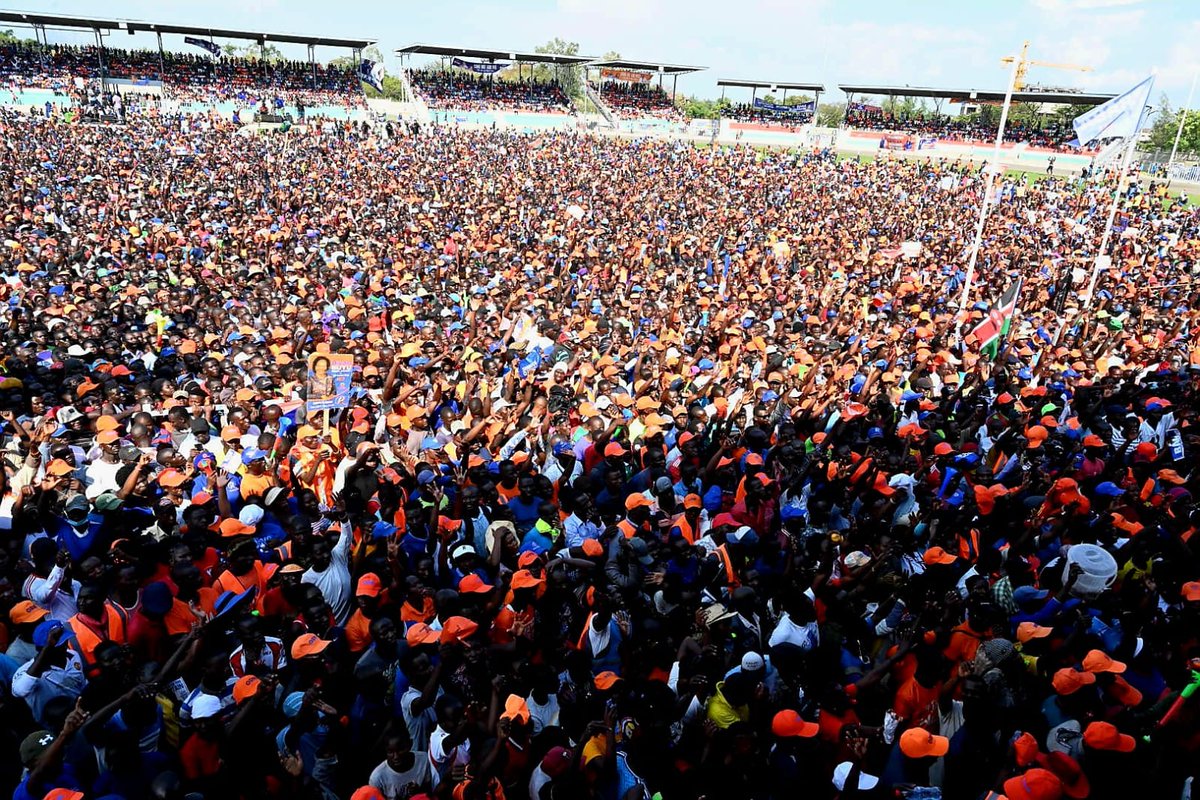 SOwidhi's tweet photo. Yesterday in Kisumu Dala. Mamboleo ground. 
Baba the 5th was accompanied by mama Idah Odinga, First Lady Martha, waziri wa kilimo Peter Munya, MP embakasi east Babu Owino, Francis Atwoli, Mr. Kalonzo Stevo among other leaders. 

Asanteni sana kisumu residents. 

#100% turnout https://t.co/1ps7uj1PTa