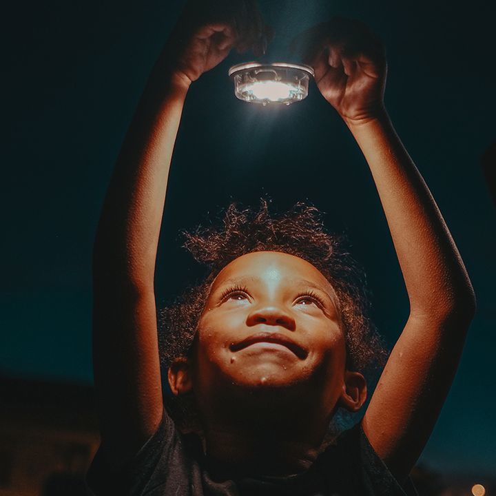 ChangemakerCH's tweet photo. Das neuste Sonnenglas ist bei uns ab sofort im Onlineshop erhältlich: https://t.co/TFExYvu6B6

Die Sonnenmodule der Generation 6 wurden von Grund auf neu entwickelt und gestaltet. Sie sind heller, stufenlos dimmbar und leuchten länger. https://t.co/JyfvnVq68L