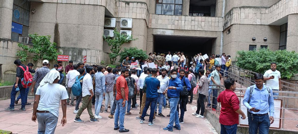 #Declare_LOWERPCS2019_FinalResult माननीय मुख्यमंत्री जी , upsssc से जनवरी 2019 में विज्ञापित lower pcs 2019 का फाइनल परिणाम जल्द जारी कराने की कृपा करें , भर्ती आए 42 महीने बीत चुके है ! संज्ञान लीजिए मुख्यमंत्री जी ! 
<a href="/ChiefSecyUP/">S.P. Goyal, Chief Secretary, GoUP</a>
<a href="/pravir_kumar/">Pravir Kumar</a> 🙏 🙏