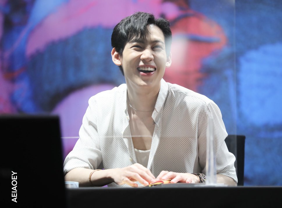 mook_11k's tweet photo. เซฟแบม เซฟความรู้สึกแบม รอยยิ้มที่อากาเซ่ ทะนุถนอมมาตลอด ทำไมมันต้องหายไปเพราะคนปสด. แค่จะลงรูปความทรงจำเก่าๆยังผิดเลยอะ ไม่แปลกเลยที่น้องจะหายไป เพราะคนประเภทนี้แหละ ลูกฉันไม่ผิดอะใจดีกับลูกฉันบ้างเถอะ แยกแยะหน่อย🥺 #BamBam #WeLoveYouBamBam #Got7 https://t.co/cjeGzgF2NT https://t.co/le0bt18bpr