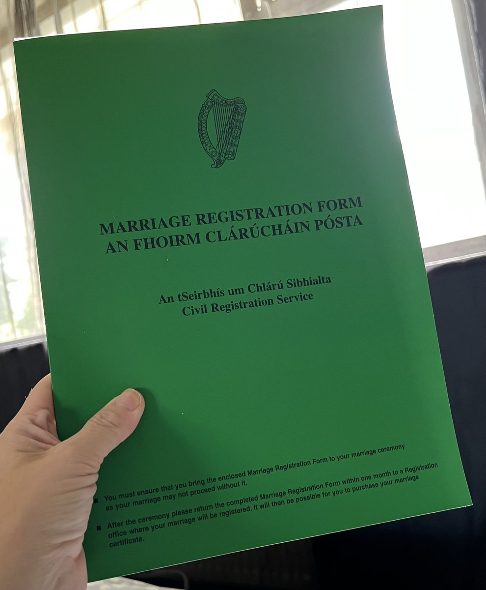 MPetConnect's tweet photo. We got our green folder finally 😊 xx #marriage #happy #notlongnow https://t.co/gzUGB3Hvkd