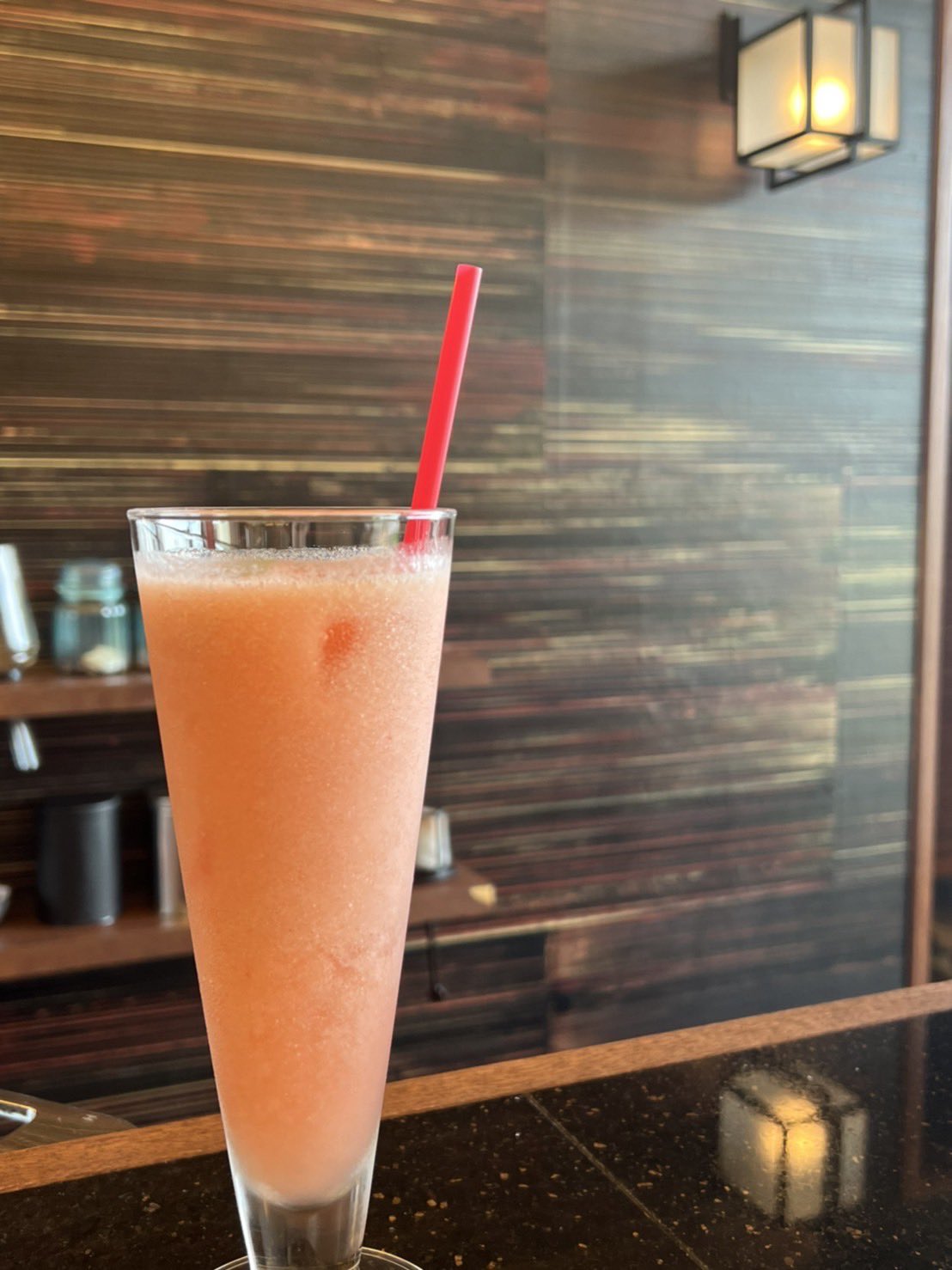 ホテルニューアワジ プラザ淡路島 桃のフレッシュジュース 桃丸ごと手絞りのジュースです ティーラウンジにてご利用いただけます T Co Pivsfb360s Twitter