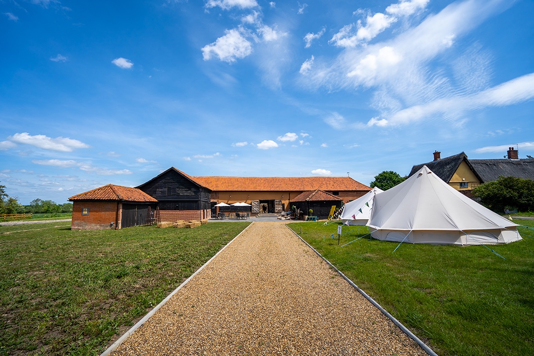 sancroftbarns's tweet photo. Are you looking for a wedding venue? The Sancroft Barns is a dry-hire venue located in north Suffolk, we give you a blank canvas to create your own bespoke wedding #wedding #weddings #WeddingSeason #weddingvenue #weddingvenues #weddingbarn #barn #weddingplanning #Suffolk https://t.co/T3bEXXH9sw