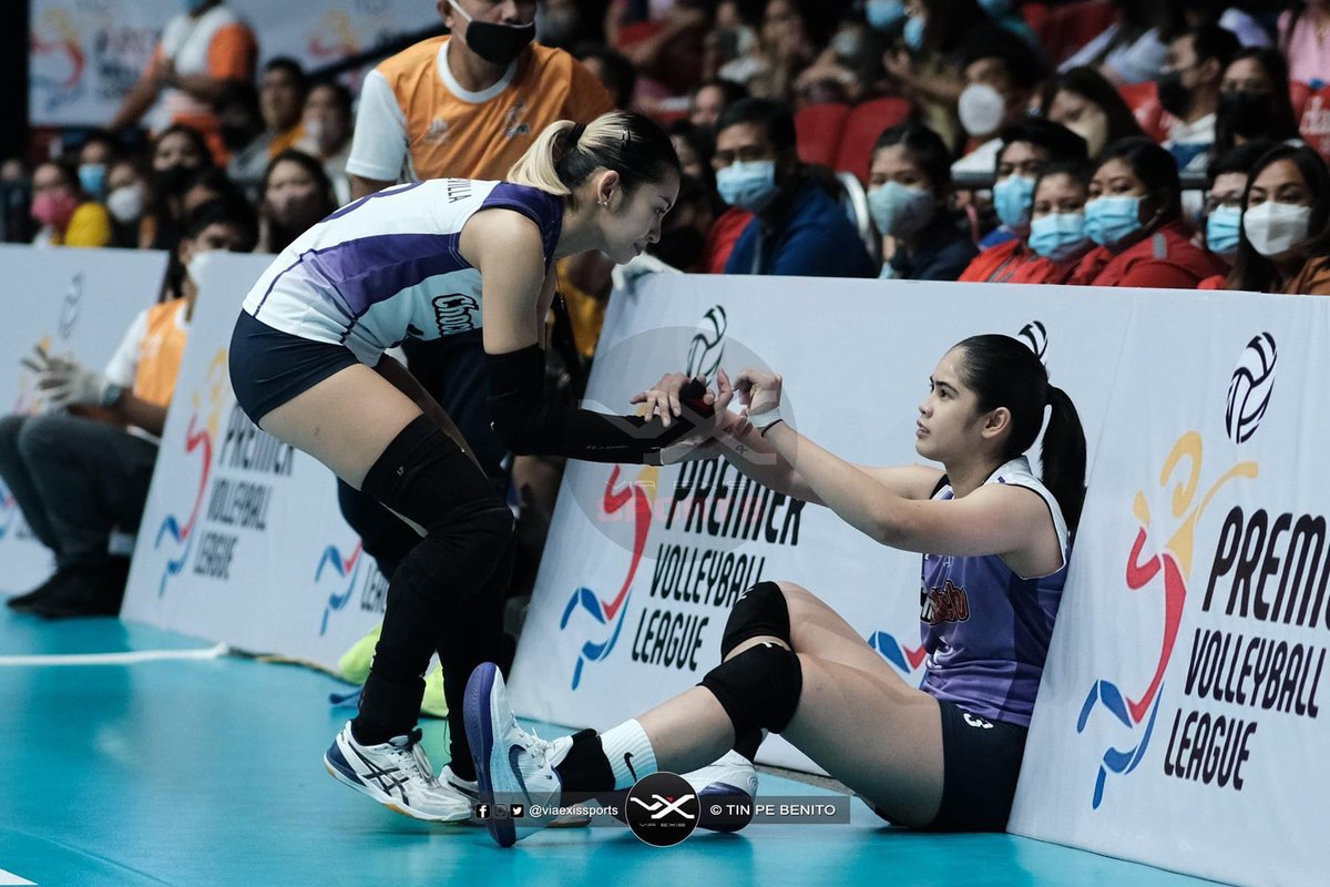 it’s always her ate den’s helping hands 🫶🏻