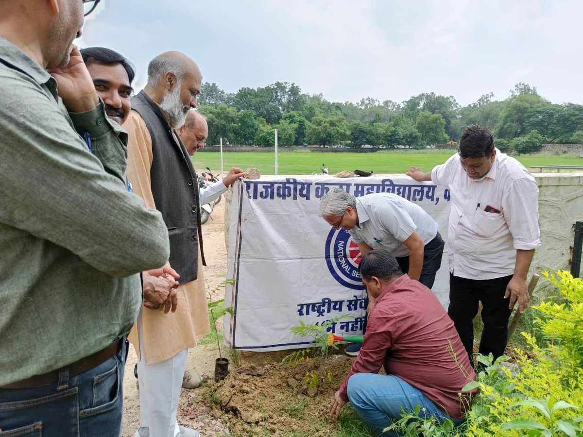 drdschahar's tweet photo. Plantation programme in Rajasthan state https://t.co/iA3wgyyA97