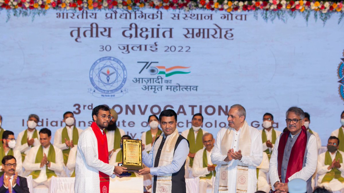 IITGoaofficial's tweet image. IIT Goa Congratulates! Devang Jain in Computer Science &amp;amp; Engineering  for receiving the Best Outgoing Student (Overall). @bkIITGoa 
6/10