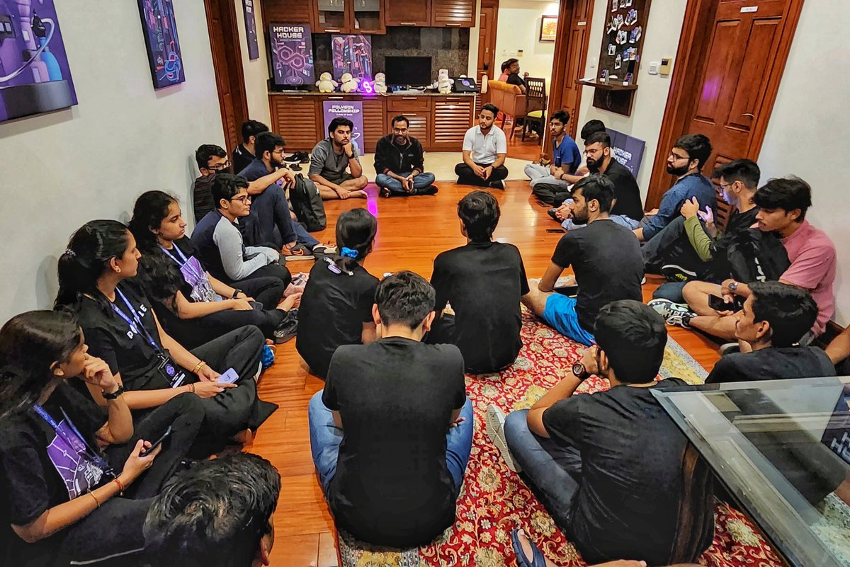 0xAkashShukla's tweet photo. @mukundjha CTO @DunzoIt and @phanisama Founder @redBus_in were kind enough to spend time at the #PolygonHackerHouse where they have given insightful feedback to our fellows around their respective projects. https://t.co/nxbkZtNz93