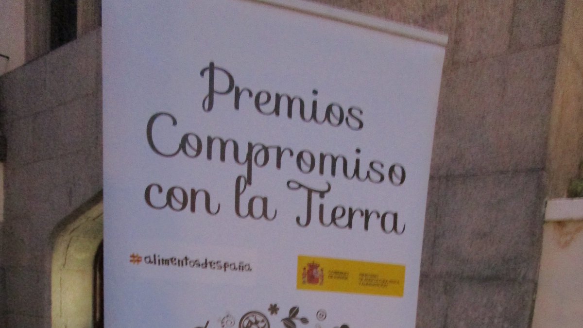 Vicky Hayward, Spain (@vickyhayw_rd) on Twitter photo El valor de ciertos proyectos se revela en momentos de cambio clímatico fuerte: un vergel-museo y su fundador, Vicent Todoli, empiezan a ganar reconocimiento.  Y merecen más.👌 bit.ly/3cW8mYz 
<a href="/GVAivia/">IVIA</a> <a href="/JesusTrelis/">Jesús Trelis</a> <a href="/GASTROactitud/">GASTROactitud</a> <a href="/juliaplozano/">Julia Pérez Lozano</a> 
#thinkcitrus #CITRICULTURA El valor de ciertos proyectos se revela en momentos de cambio clímatico fuerte: un vergel-museo y su fundador, Vicent Todoli, empiezan a ganar reconocimiento.  Y merecen más.👌 bit.ly/3cW8mYz 
<a href="/GVAivia/">IVIA</a> <a href="/JesusTrelis/">Jesús Trelis</a> <a href="/GASTROactitud/">GASTROactitud</a> <a href="/juliaplozano/">Julia Pérez Lozano</a> 
#thinkcitrus #CITRICULTURA