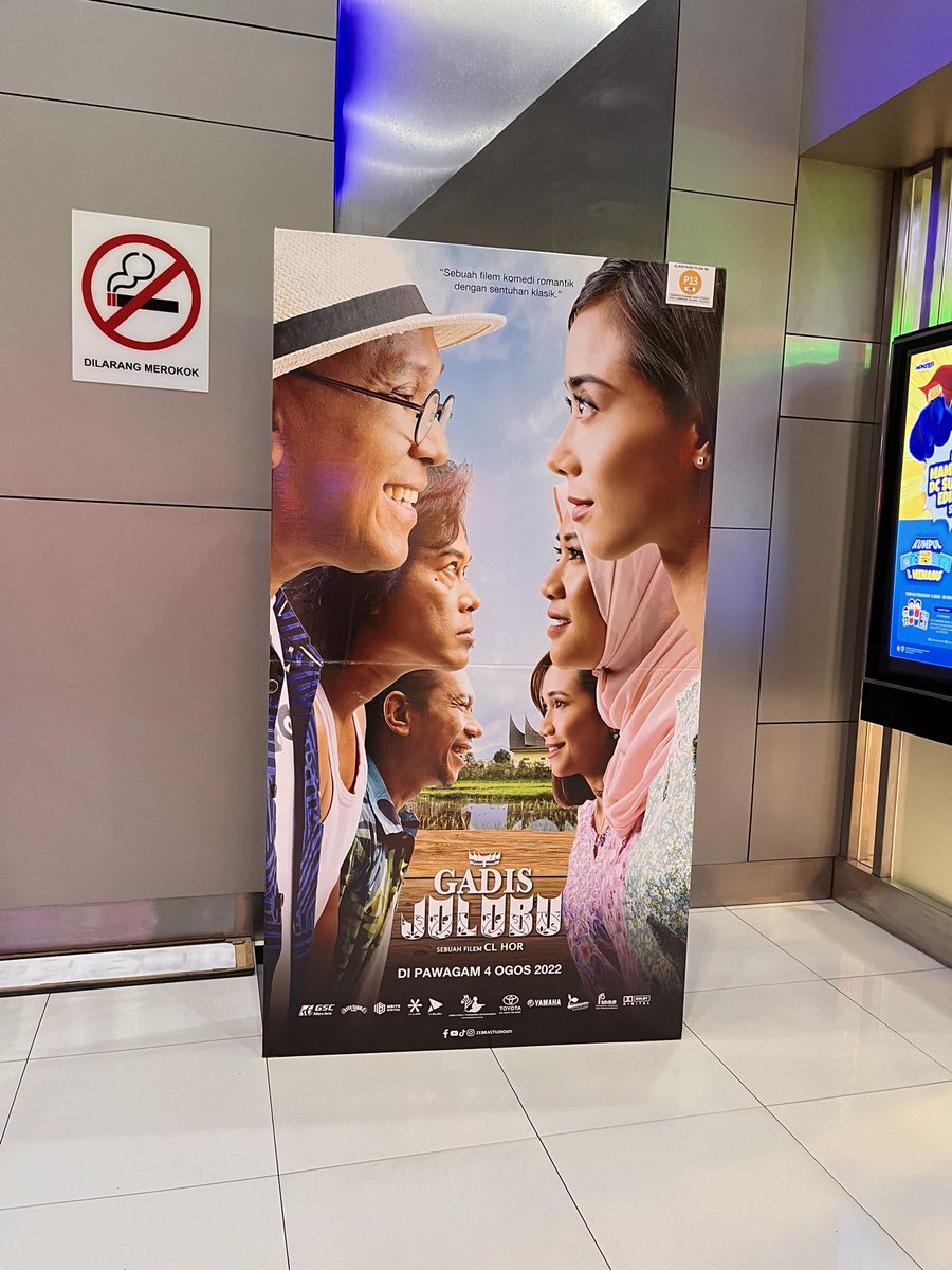 zhafvlog's tweet photo. Dengar cerita filem ni kena maki manjang, siap buat lawak lucah bagai. Siapa dah tgk kasi review sikit betul ke teruk? 🧐 https://t.co/zJBAUycREl