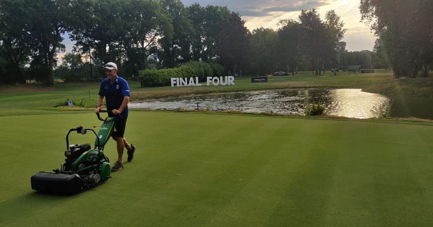 troonint's tweet image. The team at Golf Club Pfalz continue to prep for the Deutsche Golf Liga, Final Four event which sees the eight best German teams go head to head. Here was course prep this morning, captured by Tim O’Sullivan, Course Superintendent. 
#PlayTroon #GolfCourse #DeutscheGolfLiga