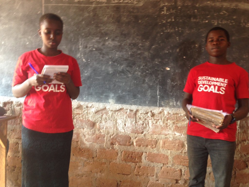 OpenSpaceUganda's tweet photo. The two-day event under the theme"Delivering Together" started with plenary sessions, discussions &amp; debates of students from various schools of how the surrounding issues affect the achivemebt of SDGs
#MultiplySDGs
#LocalizingSDGs
#LeavingNoOneBehind
#FlashbackFriday https://t.co/cgc4MIsPgv