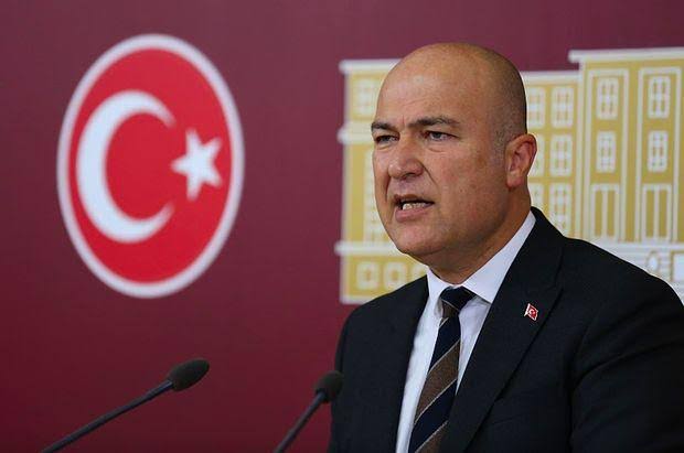 Alın size helalleşme! 

CHP Milletvekili Murat Bakan: 'TSK içinde gizlice odalarında zikir çekenlere ve takkelerini takıp ibadet edenlere çok yakında biz gerekeni yapacağız.'