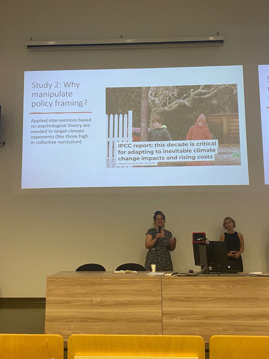So cool to present our ideas on collective narcissism, group short term thinking and pro environmental policy support at @easpinfo with @WeavingMorgan, @LPummerer @dawnliao4! Dream team! 💪Thanks also to @alekscichocka and Aleksandra Cisłak for being great workshop leaders!