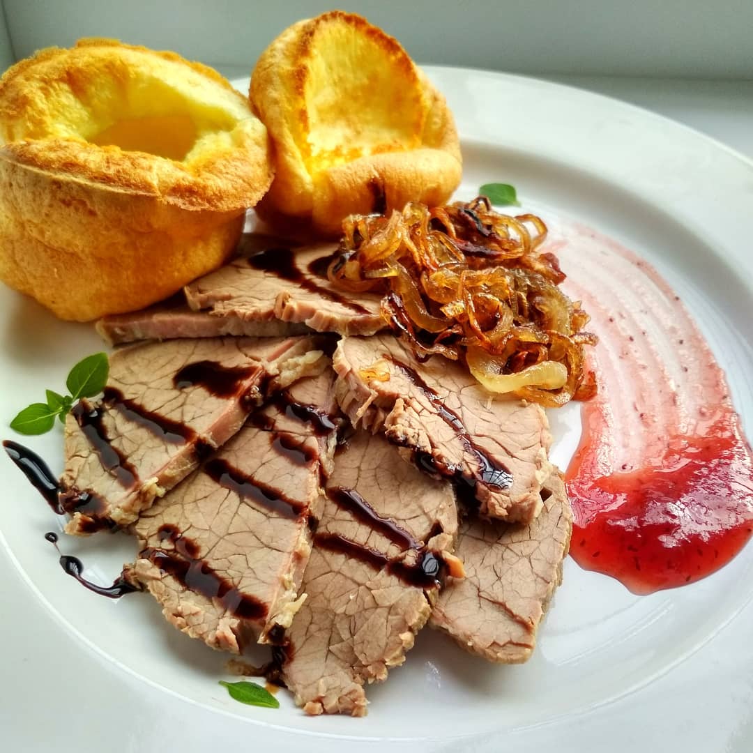 sa_liluna's tweet photo. #lovetomake My Yorkshire pudding with roast beef ๐ https://t.co/EQnuupLBzM