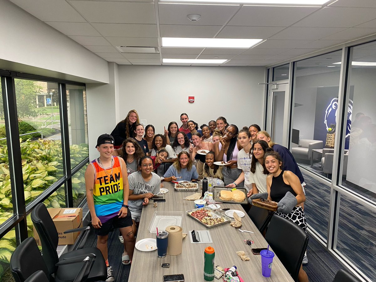 Preseason baking competition ✅🍰 #teambonding #gobears