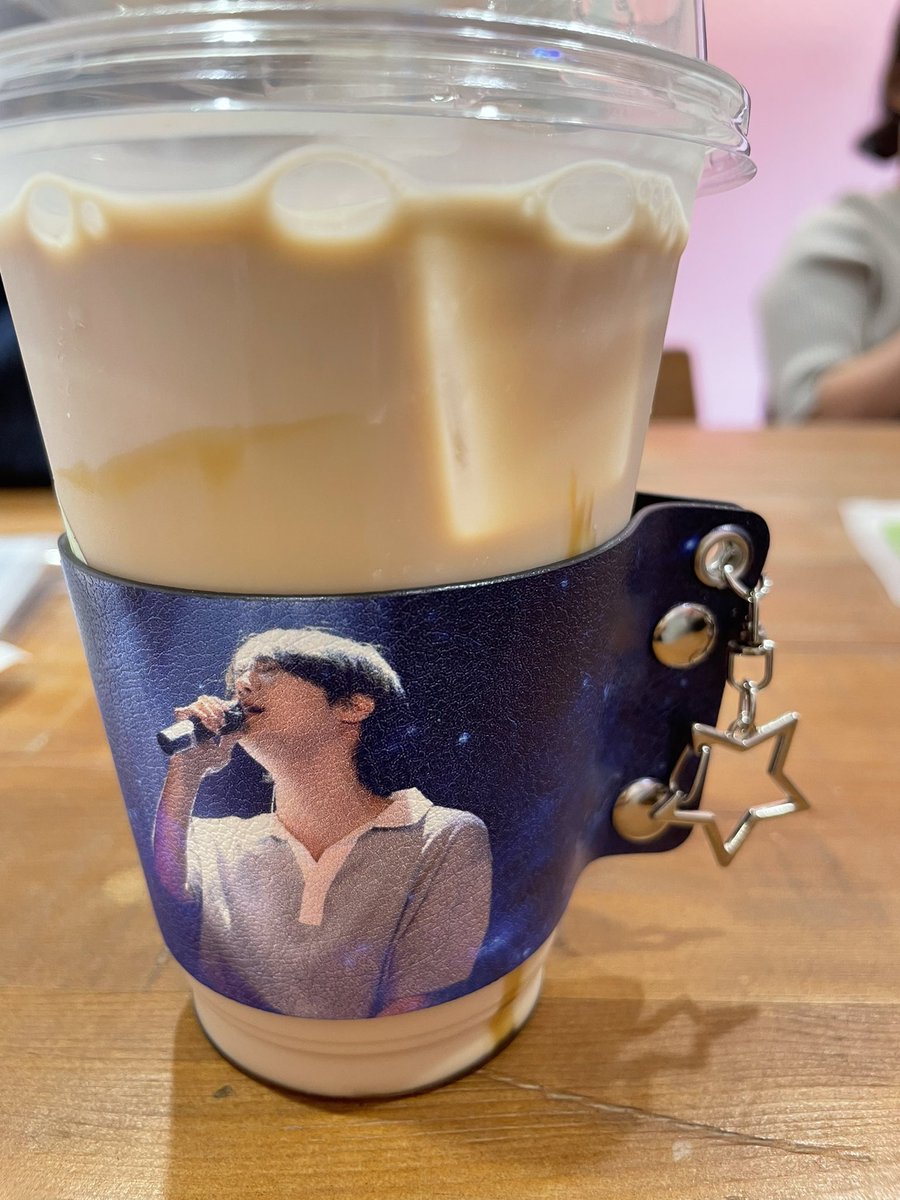 jeni_nara's tweet photo. ･:.*·̩͙ HAPPY JIHOO DAY *｡꙳

★8/5~6
★𝙲𝚊𝚏é 𝙼𝚘𝚘𝚗 𝚄🌙

＠ShineStarGlobe 

#HAPPY_JIHOO_DAY 
#IZ #아이즈
#BANDIZ #밴드아이즈 
#지후 #JIHOO #SSG #智厚 
#임수종 #수종 

@official__IZ https://t.co/H1spKRW6M3