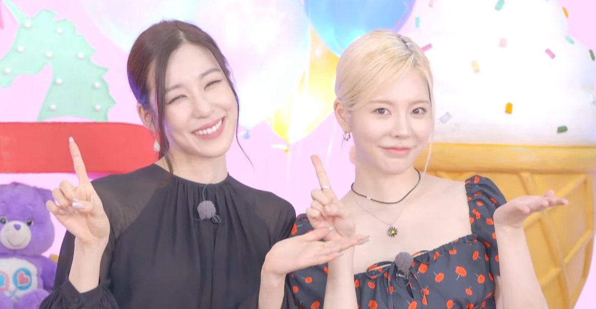 soshi_the_great's tweet photo. TOO PRECIOUS 🫶🏻 I LOVE THEM SO MUCH 🤧

FOREVER 1 is HERE 
SNSD IS BACK 
#FOREVER1_OUTNOW  
#FOREVER1_6PM
@GirlsGeneration https://t.co/Vzvx84KUZq