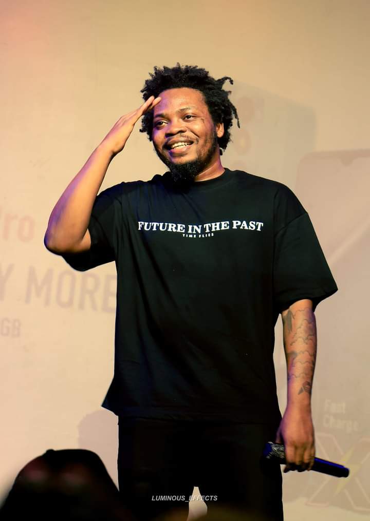 PulseNigeria247's tweet photo. Your all-time top 3 artists Olamide has given to the industry?

No recency bias 😬 https://t.co/mNWueGoxZ3