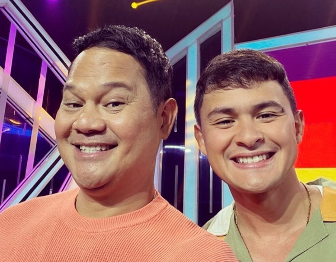 Kambal ko po, baka malito pati si <a href="/JustSarahG/">Sarah Geronimo</a> ako 'yung naka-orange.