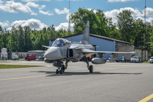 Dear Allies, thank you for #SecuringTheSkies over 🇱🇹🇱🇻🇪🇪 and providing a swift response to any security threat in the region.
#WeAreNATO #StrongTogether https://t.co/7FAVyllpk0