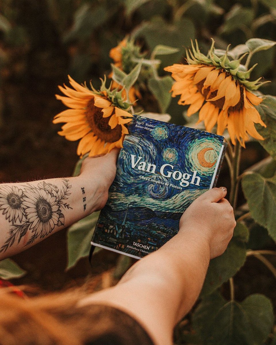 floralstreet_'s tweet photo. Weโre forever in awe of the vibrance and beauty of Van Goghโs masterpieces ๐ ๐ป Our joy-bringing Sunflower Pop collection pays homage to the Van Goghโs masterwork โSunflowersโ (1889)
#vangogh #vgmuseum #collaboration #floralstreet #cleanhome #sustainable #cleanho https://t.co/uWI7kTs6LV