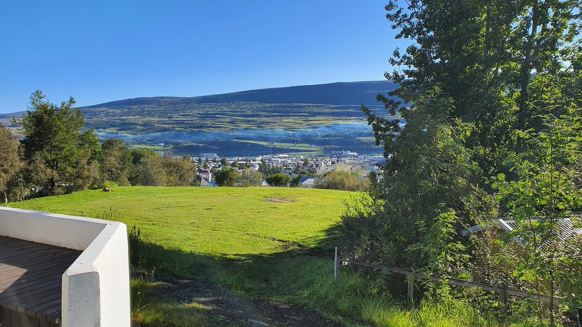 gudjonster's tweet photo. Gosstrókur á #Akureyri? U, nei. Bara þetta venjulega. https://t.co/ux8B6tP0H6