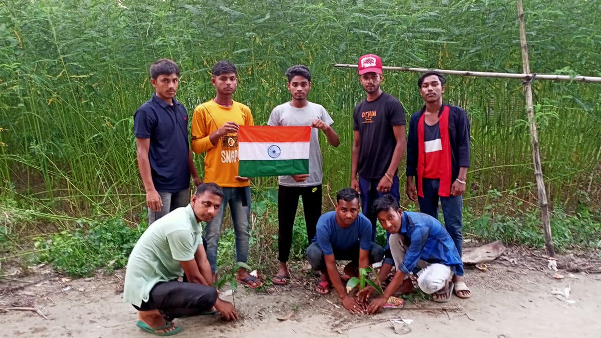 NDhubri's tweet photo. Youth Club Development Campaign (YCDC) along with awareness on Har Ghar Tiranga, Plantation and Swachhta Shapath during YCDC at JamaderHat Dev. Block under Nehru Yuva Kendra Dhubri, Assam.

#YCDC #HarGharTiranga #NYKDhubri #AzadiKaAmritMahotsav 

@Nyksindia @YASMinistry https://t.co/0iLYsHww7X