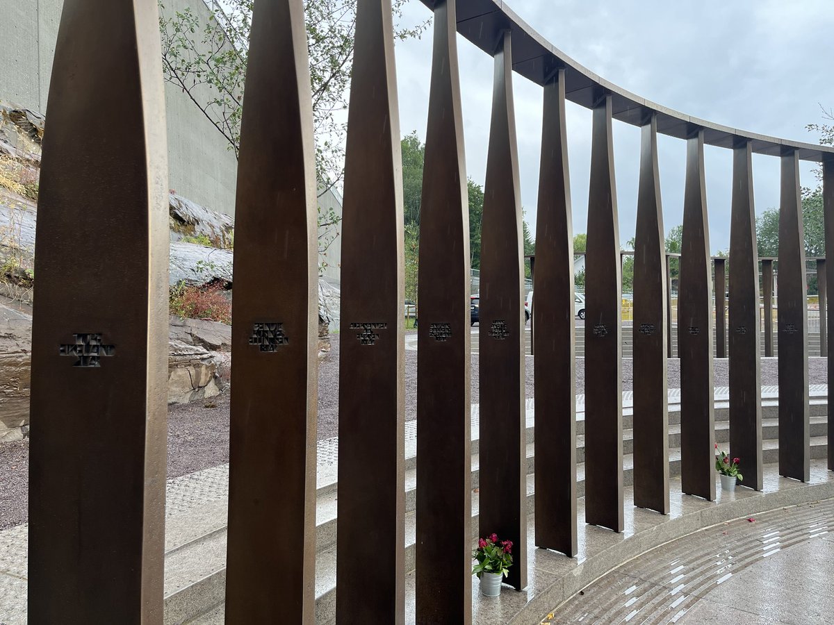 SidselWold's tweet photo. Så godt å se at dette minnesmerket endelig er på plass. Det er flott og hjerteskjærende. #utøya #22.7 #aldriglemme https://t.co/tV0cH2kJxb