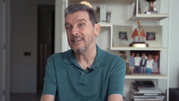 難病alsと闘う元バルサ選手 サッカー解説の報酬全額を支援財団に寄付