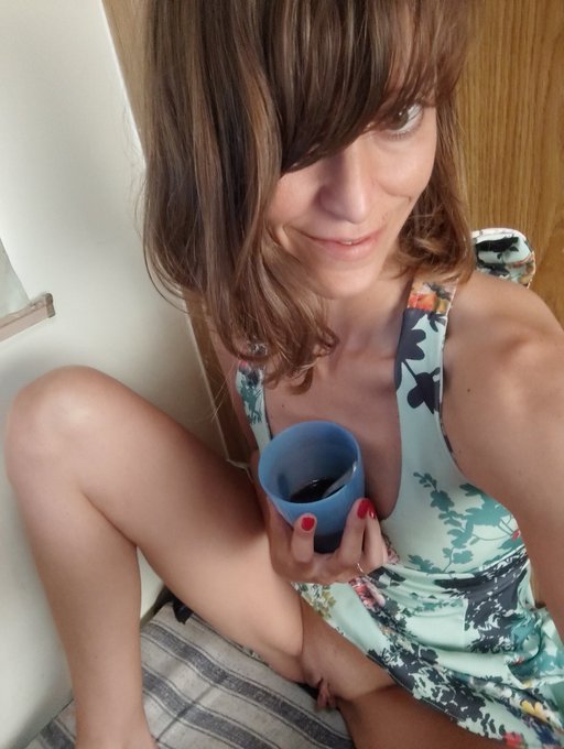 Buenos d&iacute;as🌞quien se apunta por un caf&eacute;? #Cafecito ☕ https://t.co/V8WiYtakhv<a href="/tag/cafecito"class="tags">#Cafecito</a>