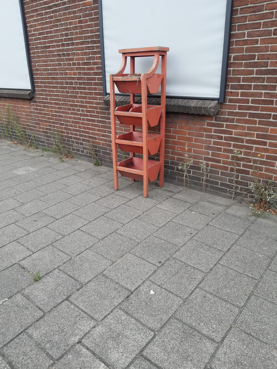 donderdag op vrijdag nacht heeft er tussen 18:30 uur en 08:00 uur een inbraak plaats gevonden bij het bedrijf Piece of Cake in den hoorn aan de kant van de hof van delfstraat de politie vraagt zich af of iemand wat gehoord of gezien heeft.