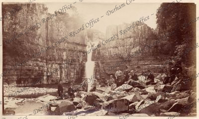 August's @BeginsHistory theme is #HBAHLazyDays. Here we have a stunning photograph of officers from the 3rd Battalion from the Durham Light Infantry, on a day trip to High Force in Teesdale for picnic. c.1860-1894 