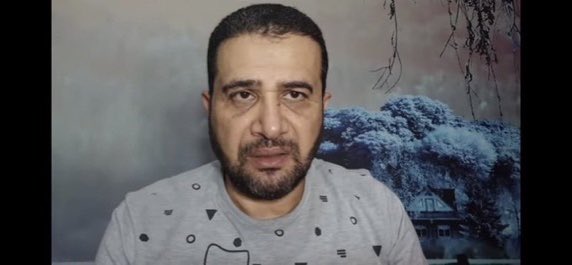 السائق اسمه رعد الشلال مقرب من رئيس الامارات كان هرب من وطنه متخفيا بزي امرأة وجواز سفر مزور،قبض عليه وحوكم وسجن بتهمة الاقامة بوثائق مزورة تلقفته #الامارات فاصبح مشرفا على مجموعة من اليوتيوبرز غير الاماراتين من اصحاب السوابق وخريجي السجون مهمتهم تشويه قطر وقناة الجزيرة ورموزها