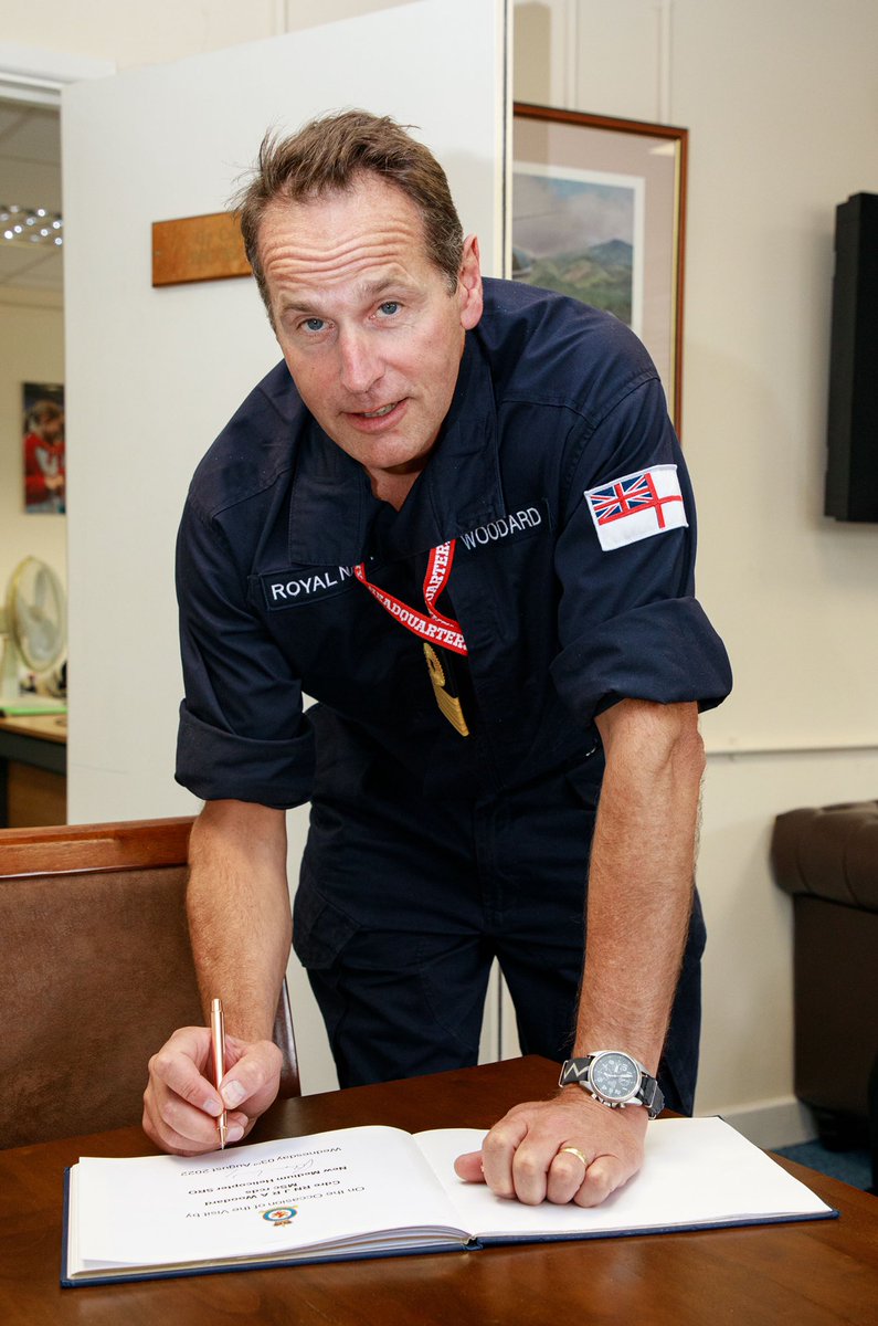 RAFBenson's tweet photo. Great to welcome Cdre Woodard and members of the New Medium Helicopter (NMH) Program Team to RAF Benson this week. As the future home of NMH, it provided an opportunity to update Team Benson on the program and discuss future training and facilities. #comdjhc #ArmyAirCorps https://t.co/Y5iLDwiJeC