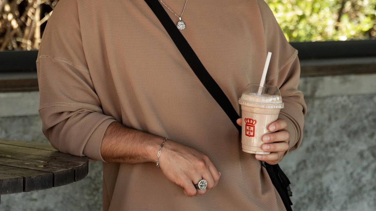vidaecaffe's tweet photo. In honour of our vida e mundo supplier collaboration, we want to reward 2 lucky customers for supporting sustainable brands! Want to win a R1000 Red Espresso hamper this August? ☕️
Find more info here - https://t.co/Cb0HViB727
#lifeandcofffee #vidaemundo #Sustainability https://t.co/IBY0jWsTM4