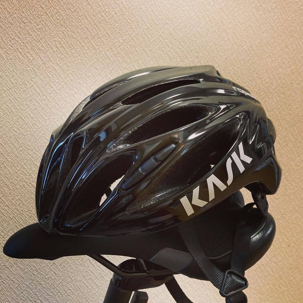 chris_rn's tweet photo. サイクリング用ヘルメット、KASK RAPIDO。エントリーモデルらしいですがフィット感も満足です。
サイクルグッズを買い揃えていくのも楽しさのひとつ。
#kaskhelmets #kaskrapido https://t.co/2w9GPxQlVS