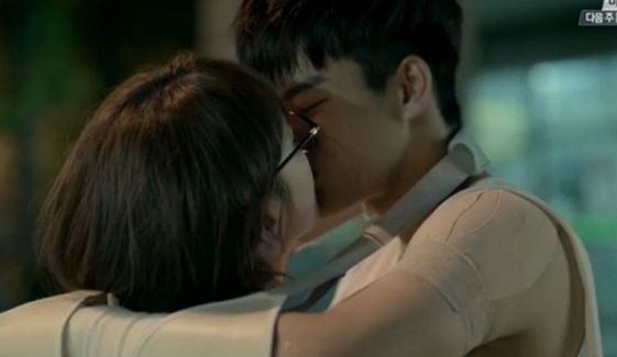 dahliacccc's tweet photo. I didn't know he was really injured during this scene ๐คง #SeoInGuk
#์์ธ๊ตญ #HighSchoolKing thanks to @graceyja @Rosemar16765305 I got to know this.
https://t.co/IpB1ibEP1p https://t.co/O7pzFh5joS