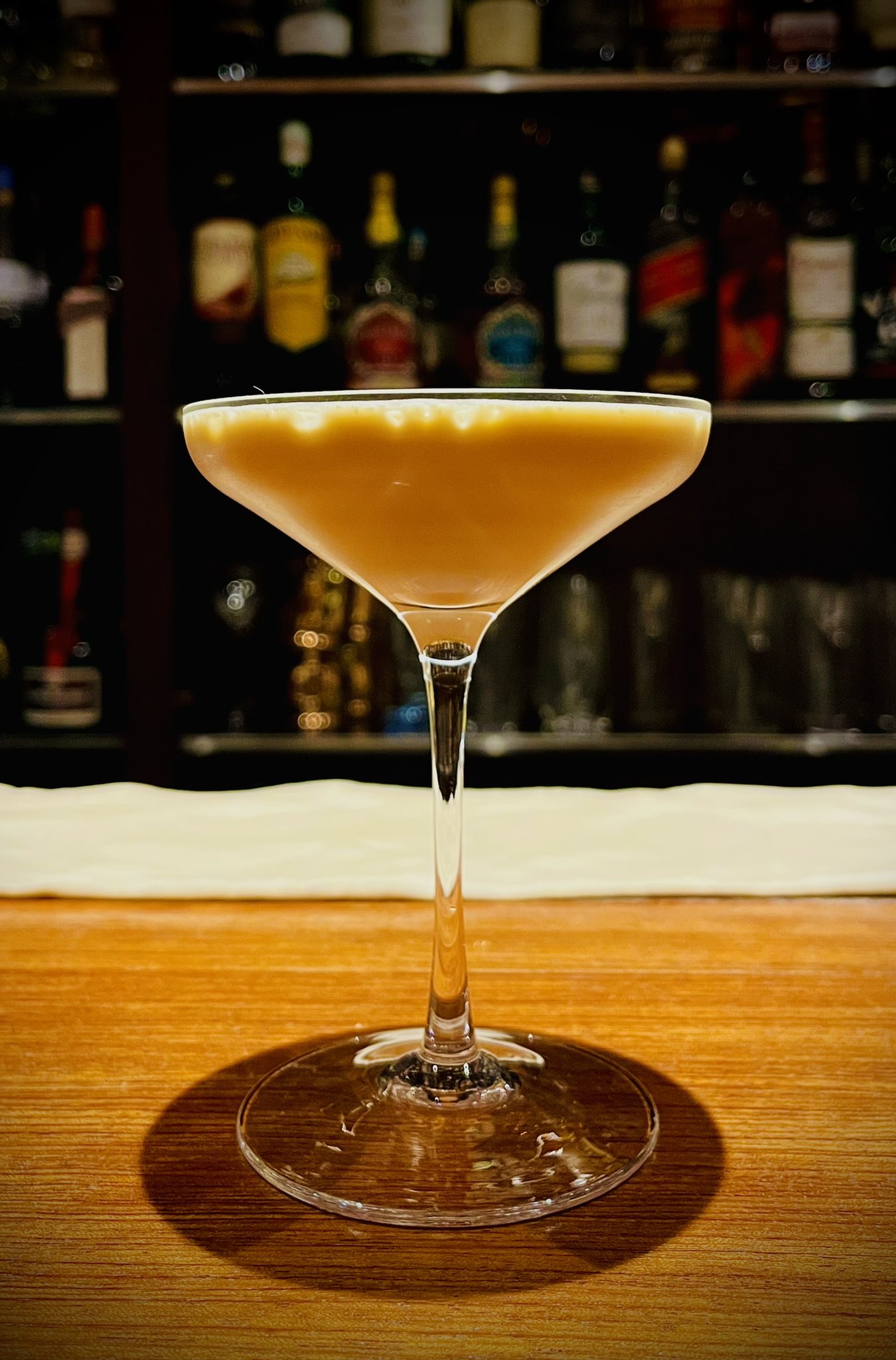 Bar Willow S バーウィローズ 8月5日の誕生日カクテル ホワイト サテン コーヒーリキュールにガリアーノというハーブリキュールと生クリーム 当店のガリアーノは旧ボトルなので バニラの香りが優しく口に広がります アルコールは強めです