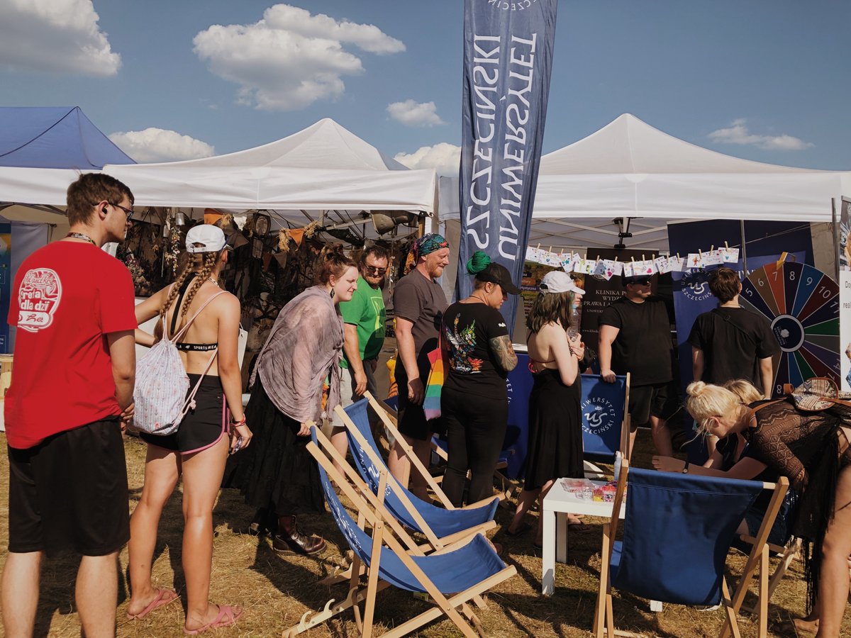 Uniwersytet Szczeciński (@uszczecinski) on Twitter photo Uniwersytet Szczeciński na #polandrockfestival2022. Czekamy na Was w strefie <a href="/PomZachodnie/">Pomorze Zachodnie</a>. 🙋♀️ Uniwersytet Szczeciński na #polandrockfestival2022. Czekamy na Was w strefie <a href="/PomZachodnie/">Pomorze Zachodnie</a>. 🙋♀️